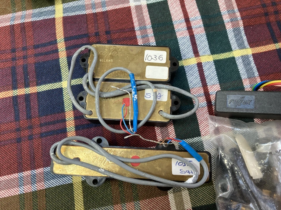 Juego Completo de Pastillas de Bajo P/J Reds Reflex Active NOS De Colección Años 80 ~ Caja Negra, Ollas Foto 3 de 3