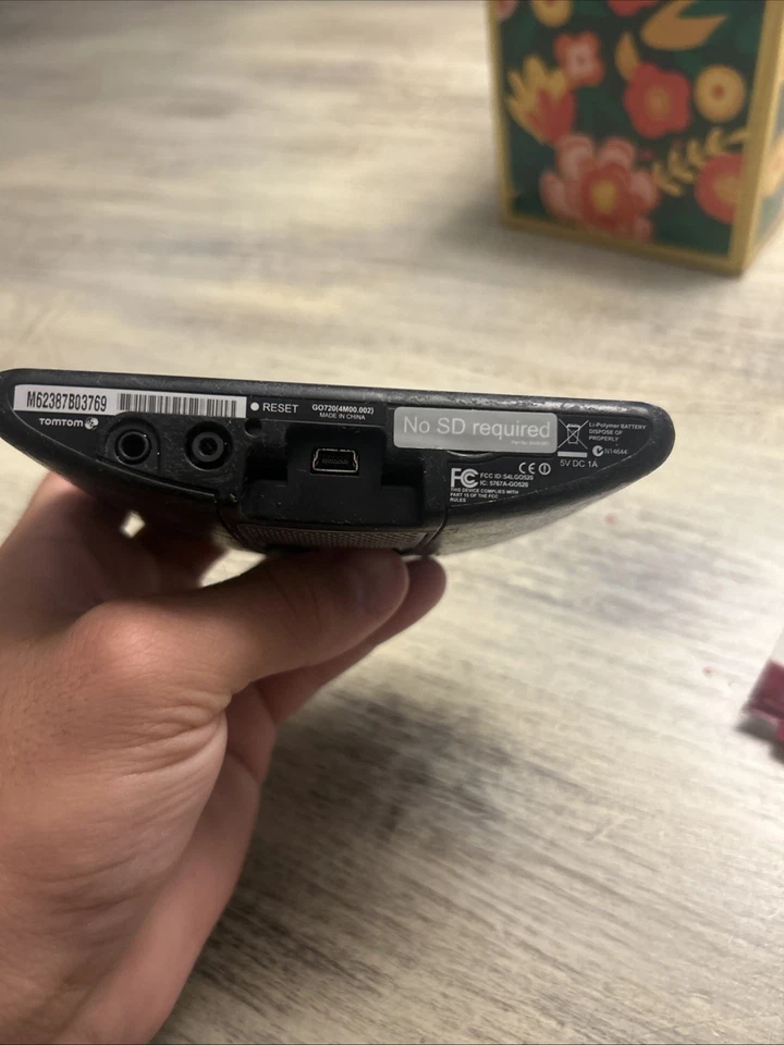 TomTom GO 720 - US & Canada Automotive Mountable - Image 3 of 4