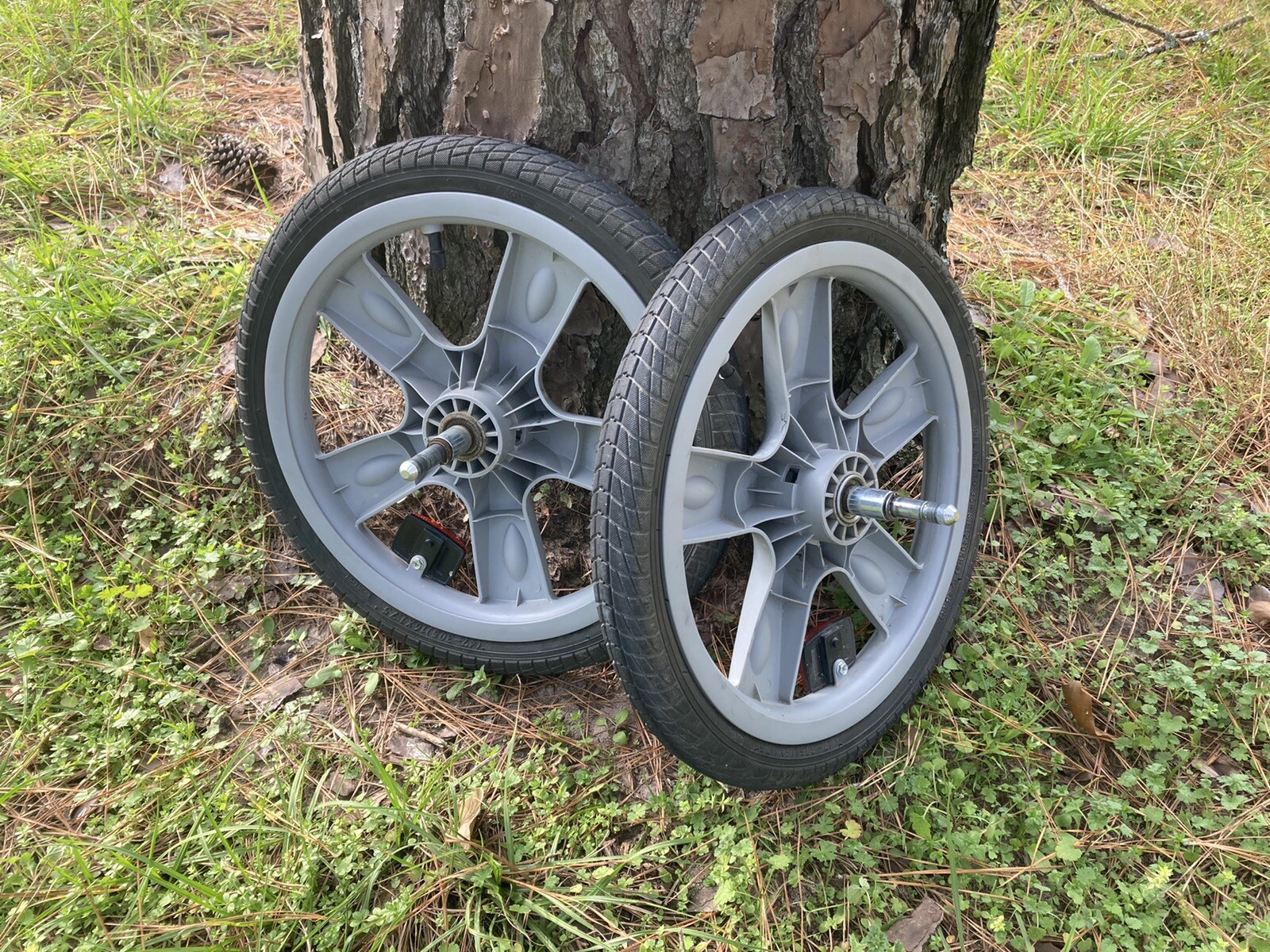 Instep 16" Bicycle Trailer Rear Plastic Mag Wheels 1.75 Tire Quick