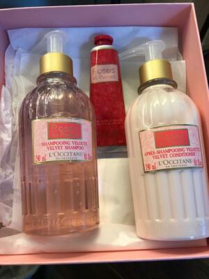 L'OCCITANE EN PROVENCE ROSES ET REINES 8.1oz EACH SHAMPOO+
