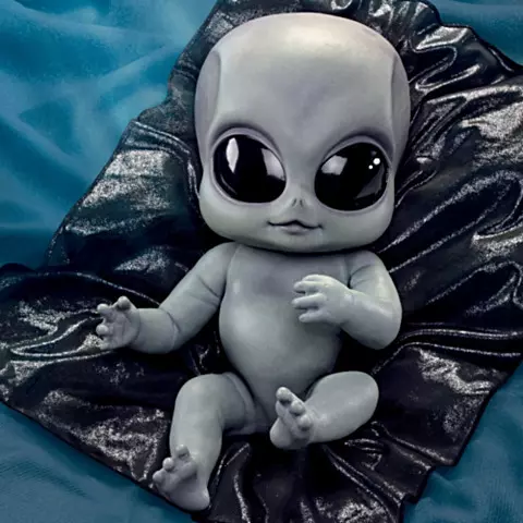 Ashton Drake Alien Baby Greyson By Kosart Studios With Cosmic