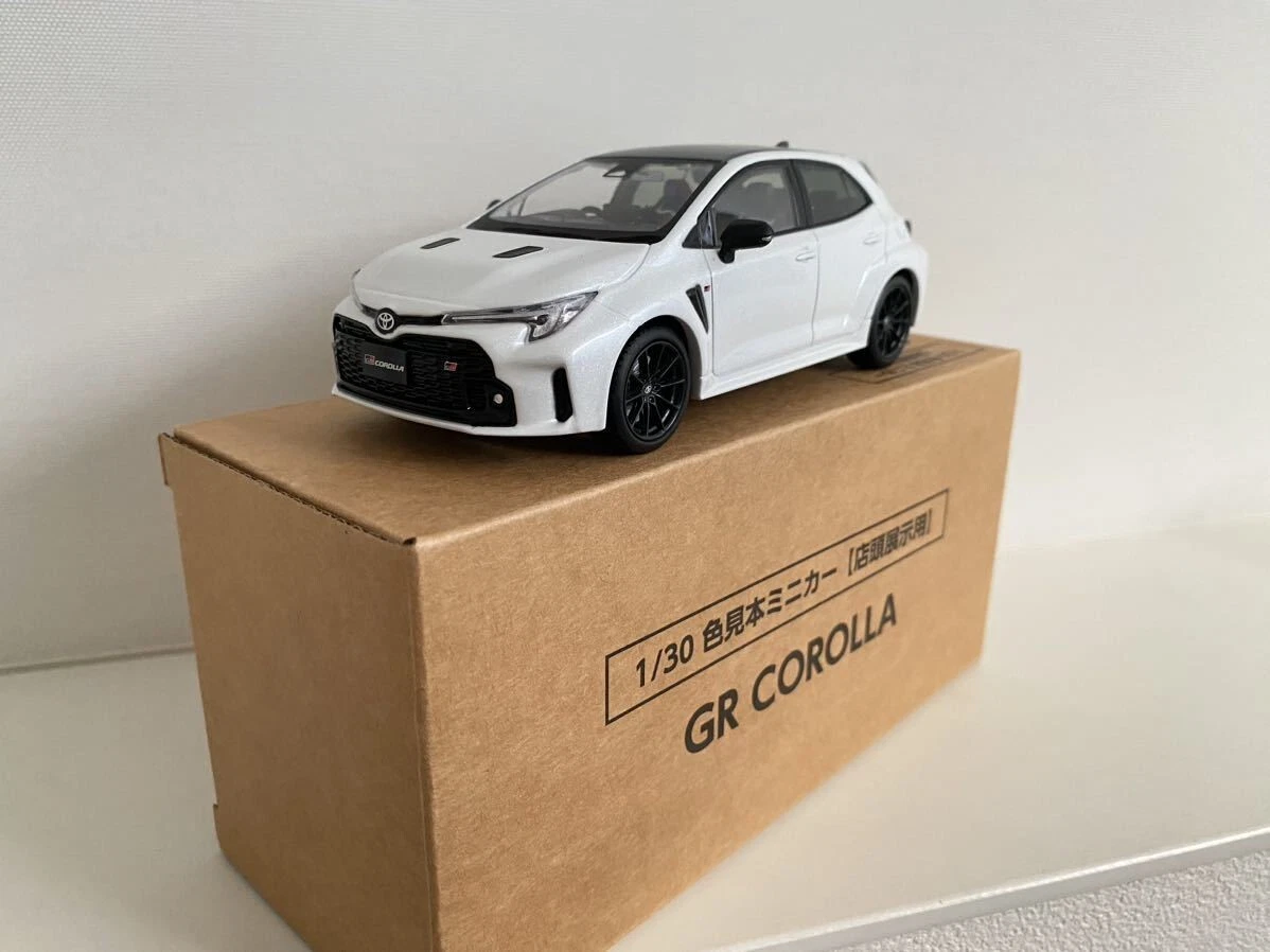 1:30 Toyota GR Corolla Color Sample Minicar 089 Platinum White
