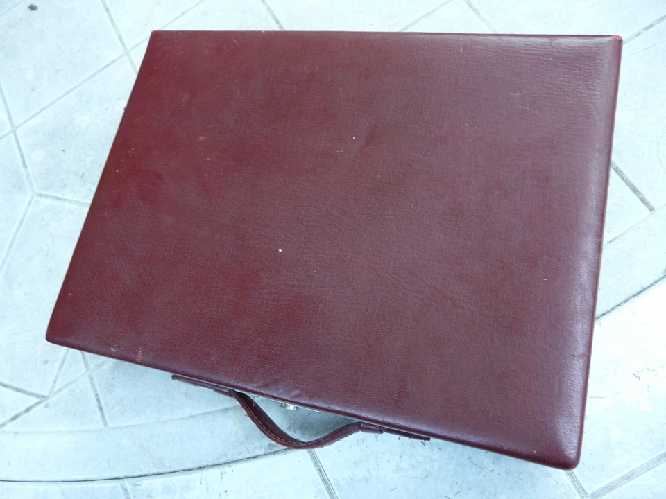 Ancienne Valise, trousse de toilette, en cuir  - Photo 3/4