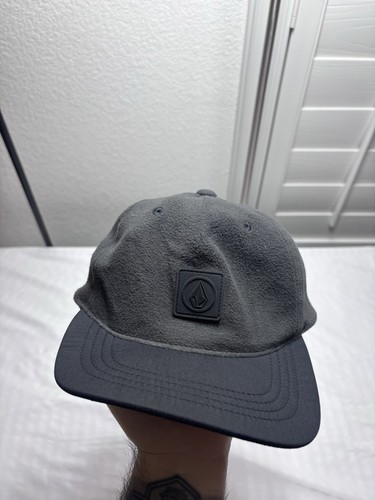 NWT Volcom Trip Fleece Adjustable Baseball Cap O/S Black/Dark Gray Men's Hat - Picture 8 of 8