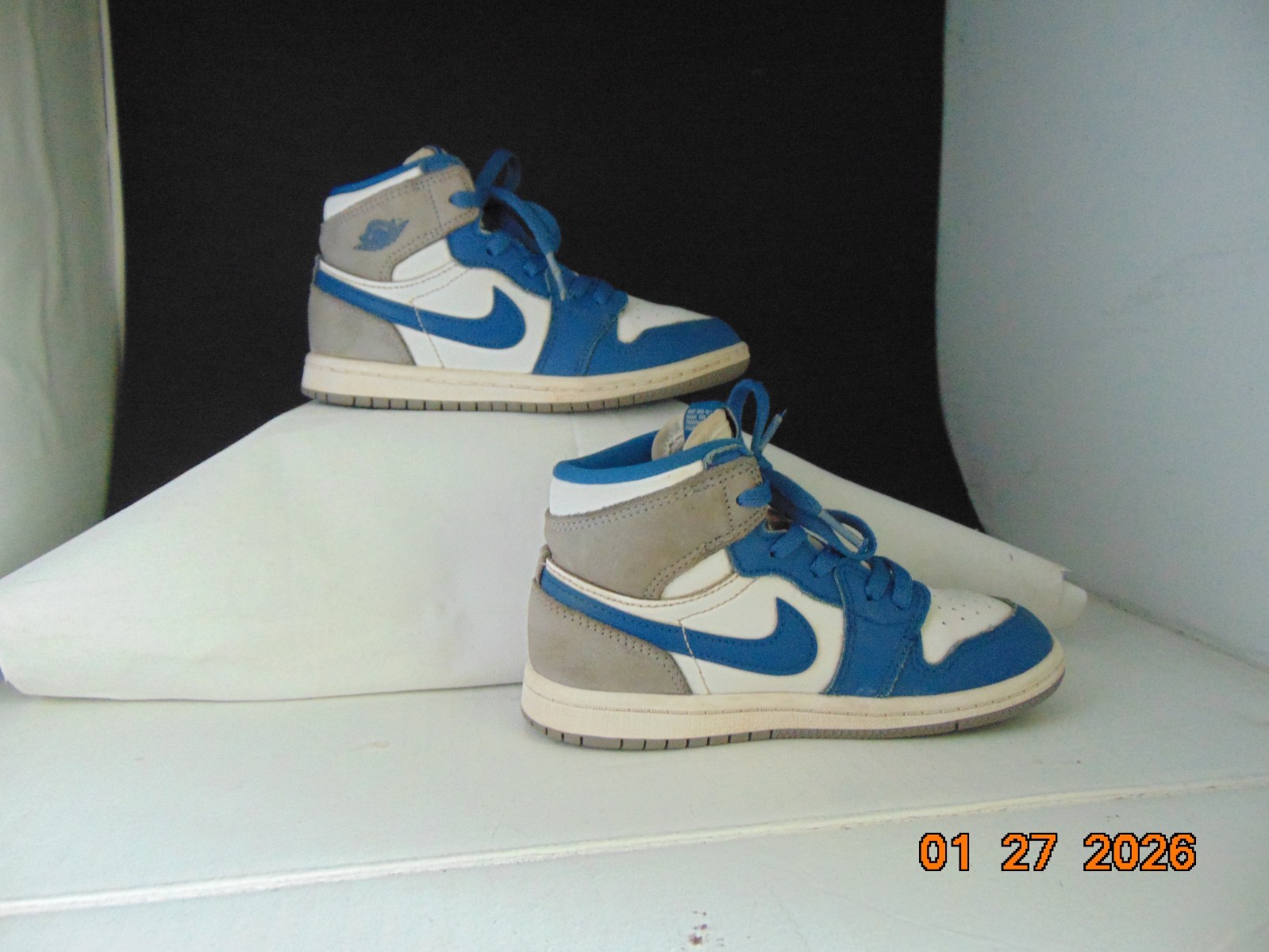 Nike Air Jordan 1 Retro High OG True Blue Shoes Youth Boys Size 10C FD1413-410 thumbnail 3