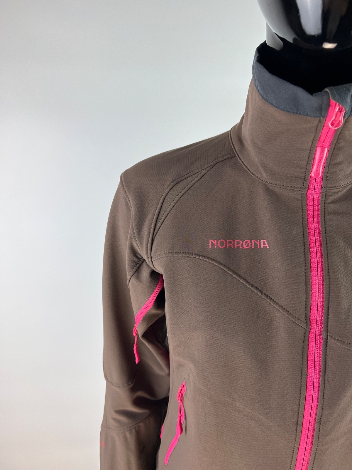 Norrona Svalbard Flex1 Full Zip Softshell Jacket … - image 6