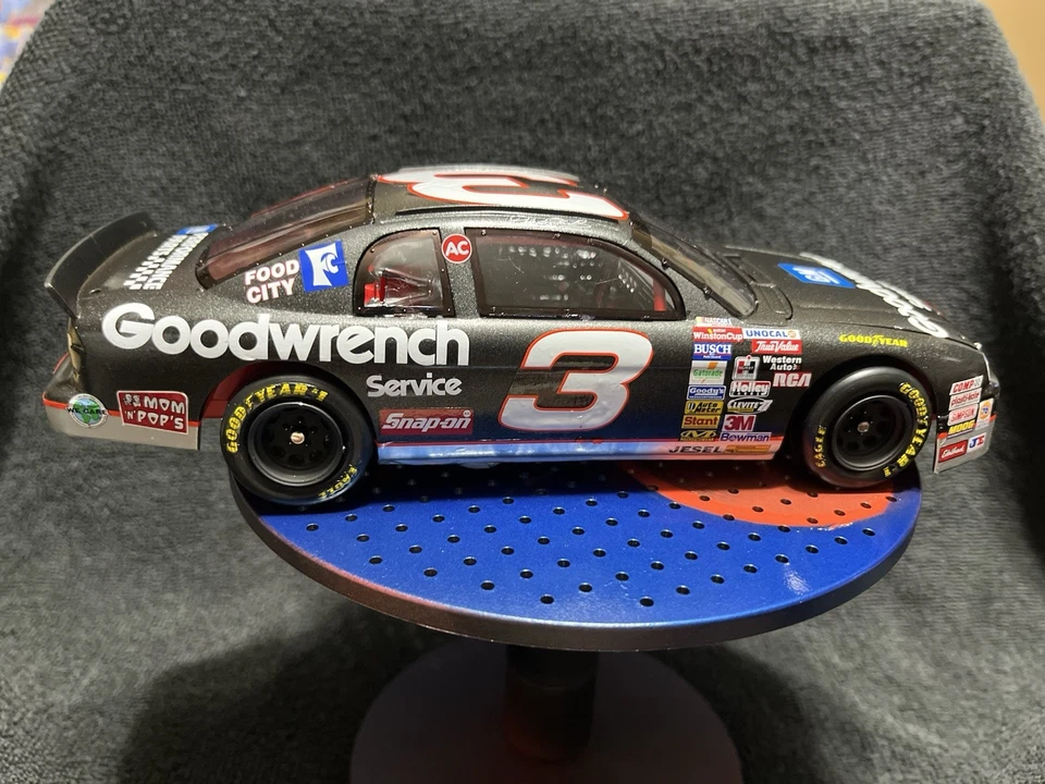 (3) Lote de coches modelo NASCAR 1/24 Dale Earnhardt construido a medida Foto 3 de 4