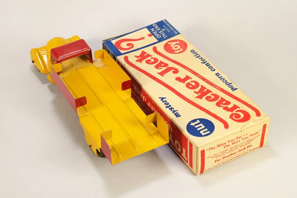 Caja de palomitas de maíz Cracker Jack de la década de 1930 rara y exhibición de mostrador de camión de juguete Wyandotte Foto 4 de 4