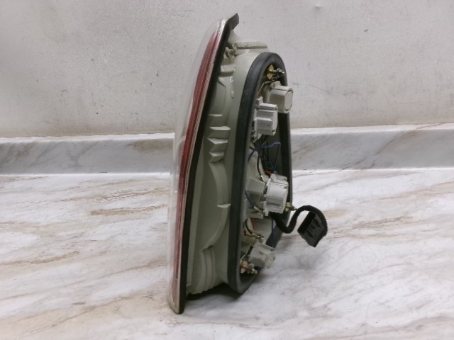 190848 03 04 05 06 07 Maserati Quattroporte Right Rear Tail Light Lamp