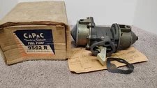 NOS CAPAC Factory Rebuilt Fuel Pump 9562R / WILLYS 4 TRUCK 1950-1963 ( 00 )