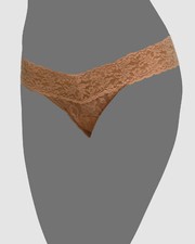  26 Hanky Panky Women's Beige Signature Lace Low-Rise Lace Thong Size OS 2-12 