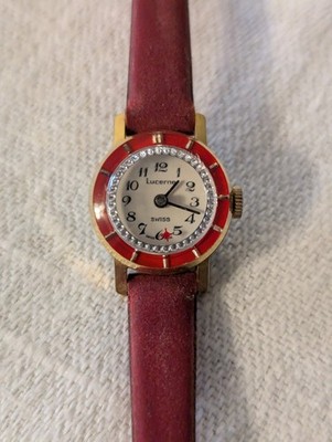 Vintage Lucerne Swiss Made 17 Jewels Dainty Watch Periodically Working Pretty 