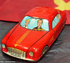 VINTAGE CAR SEDAN LEMEZARU TIN TOY METAL FRICTION FOREIGN FLIM LEMEZ HUNGARY RED
