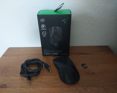 Razer Viper Ultimate Wireless Gaming-Maus - Schwarz