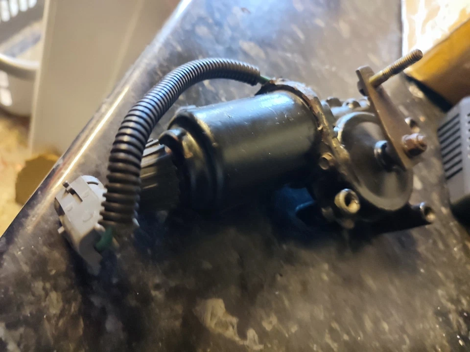 LOTUS ELAN M100 SE ESPRIT TURBO S2 RH SCHEINWERFER FAHRERSEITE HEBEMOTOR - Bild 2 von 3