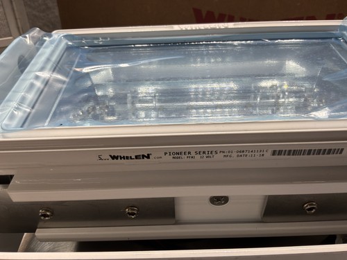 Whelen Pioneer Horz Bail Single LED Flood Light Model PFA1 - Afbeelding 8 van 12