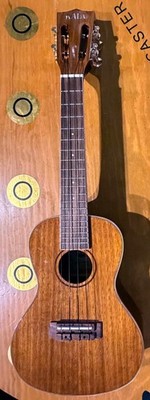 Kala KA-KCG Koa Ukulele Concert 24.5'' Great Condition Soft Case.