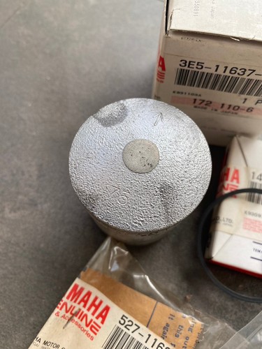 YAMAHA PW80 V80 Y80 PISTON KIT O/S 0.75 NOS 3E5-11637-00 - Picture 4 of 9