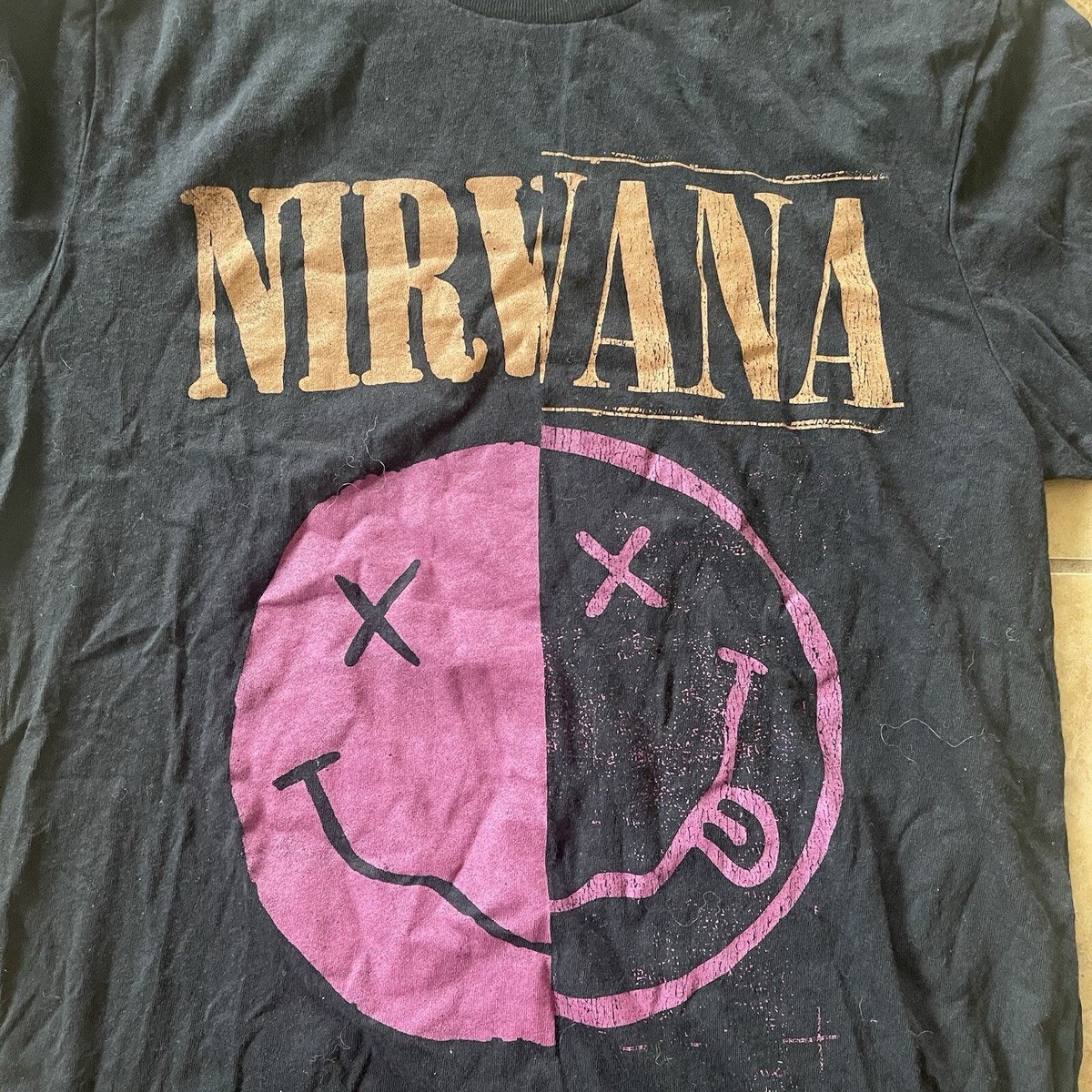 Old Navy Nirvana smiley face logo T-shirt size small
