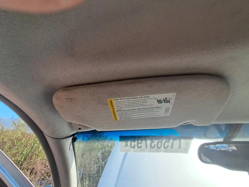 Used Left Sun Visor fits: 2006 Chevrolet Trailblazer w/o illumination Left Grade — 第 2/4 张图片