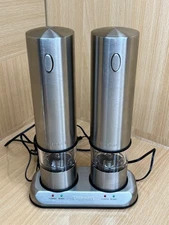 VERY Nice Cuisinart Power Rechargeable Electric Salt & Pepper Grinder Set