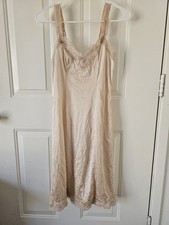 Olga VTG Elegant Classy Chic Cream Lace Beige Golden Trim Nightgown Size 32 S 