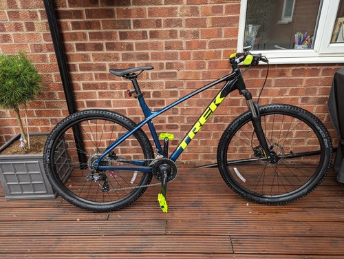 Trek Marlin 5 2021 XL Black/Blue/Green 