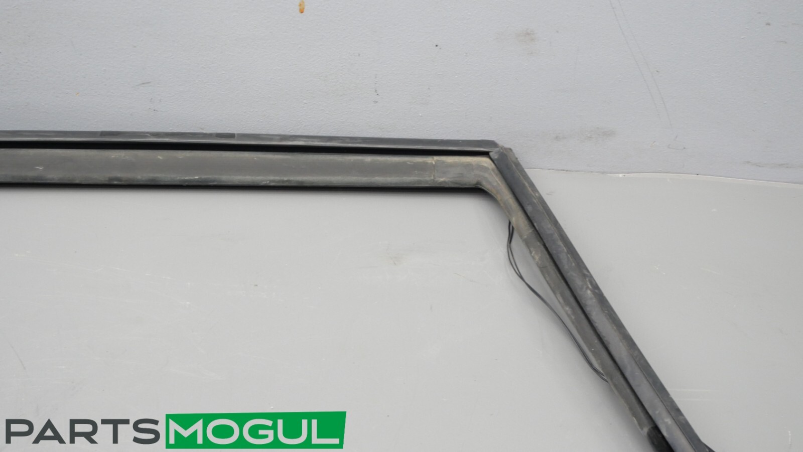 2006 Maserati Quattroporte V M139 Seal Side Window Rear Right OEM