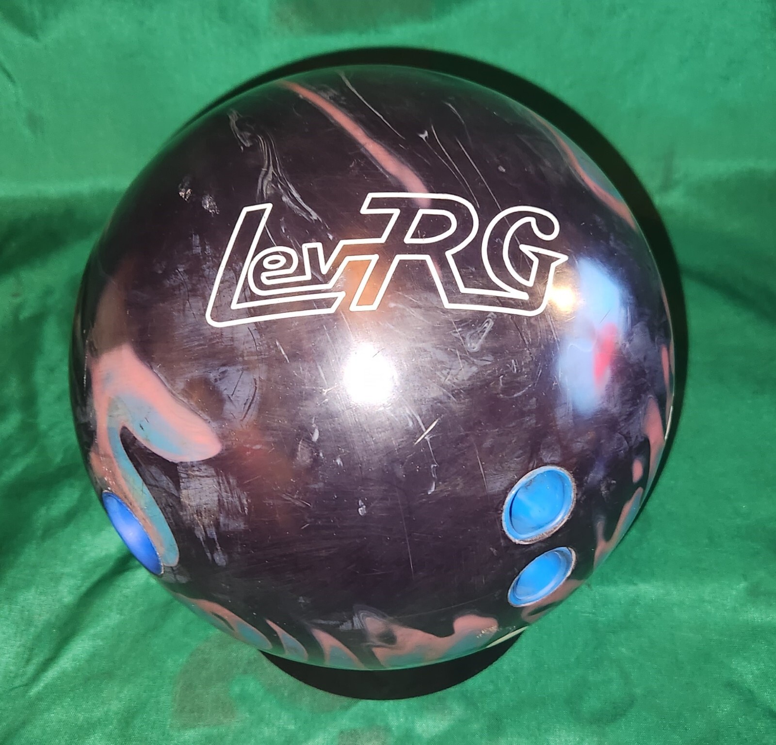 Morich LevRG Bowling Ball Preowned 15 lbs Span 4 5/8 Inches 