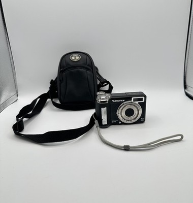 Fujifilm FinePix E900 9.0MP Digital Camera Black Vintage Digicam TESTED w/ Bag