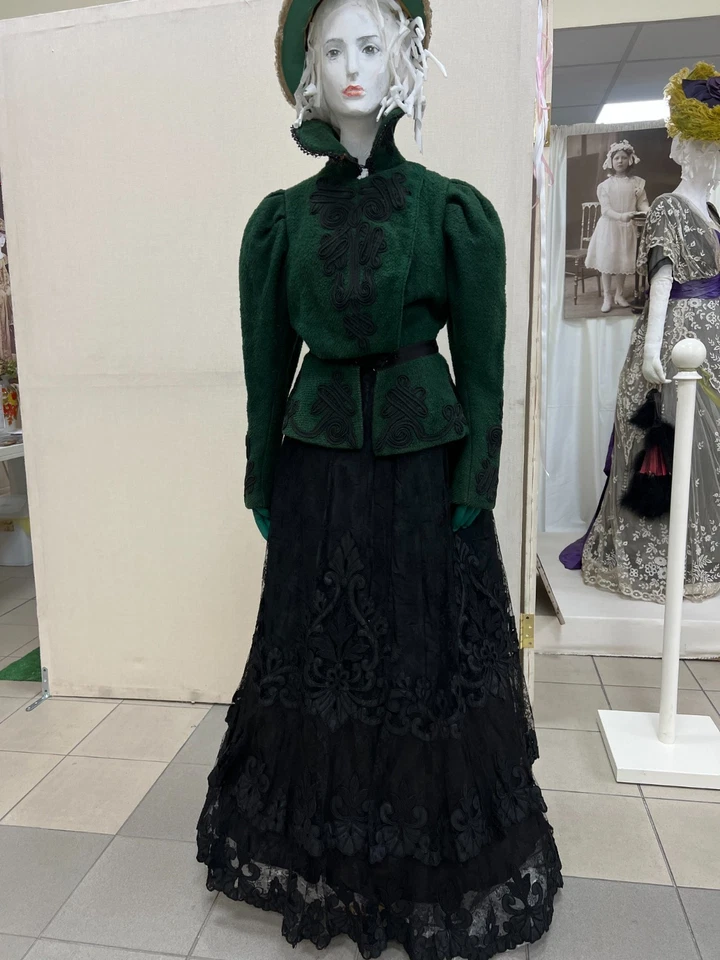 Antique bright green jacket. USA - 1890. - Image 2 of 4