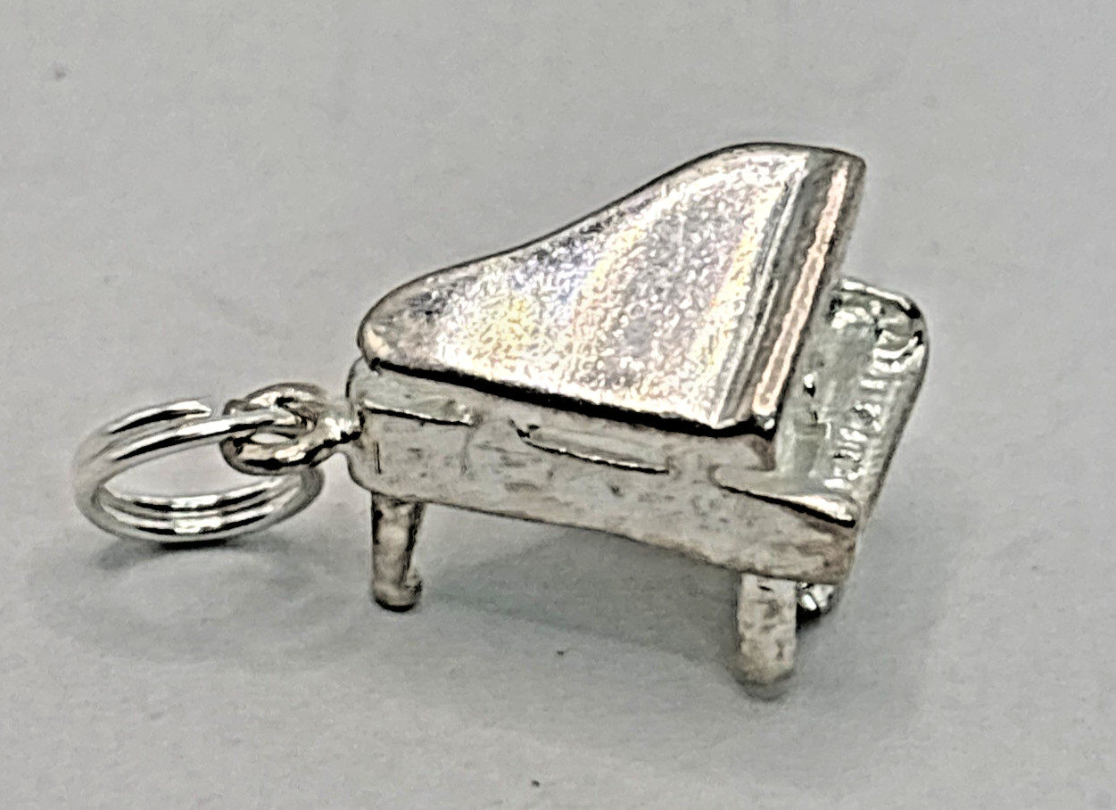 Vintage .925 STERLING SILVER Charm 
