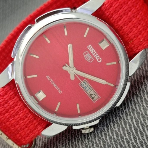 COLLECTIBLE SEIKO 5 AUTOMATIC JAPAN MENS VINTAGE RED COLOR DIAL WATCH a545-U
