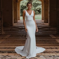 Sexy Boho Mermaid Wedding Dresses V-Neck Backless Sweep Train Satin Bridal Gowns