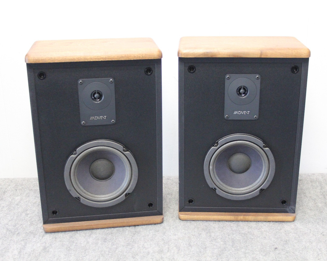 pair vintage BABY ADVENT II Bookshelf Speakers EXCELLENT !