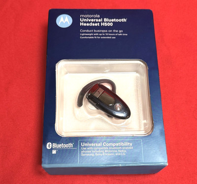 Vintage MOTOROLA H500 Universal Bluetooth Headset w/Charger, New in box!