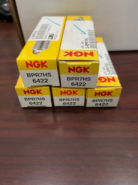 NGK BPR7HS SPARK PLUG  NGK#6422   BRAND NEW IN BOX
