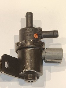 OEM 2000-2005 TOYOTA LEXUS VACUUM VALVE SOLENOID SWITCH 90910-12220