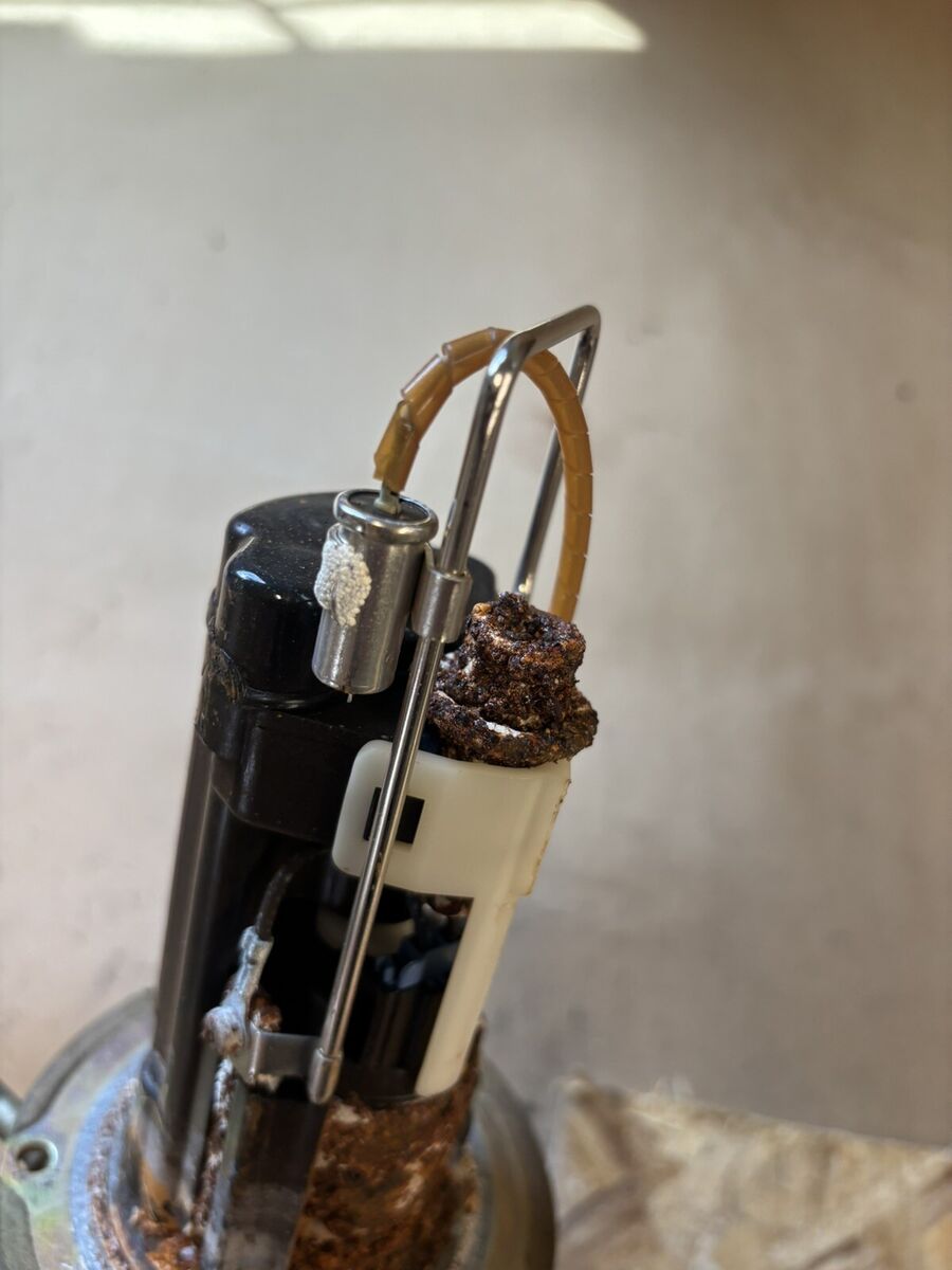 2004 2005 KAWASAKI NINJA ZX10R OEM FUEL PUMP GAS PETROL 2004 2005 KAWASAKI NINJA ZX10R OEM FUEL PUMP GAS PETROL