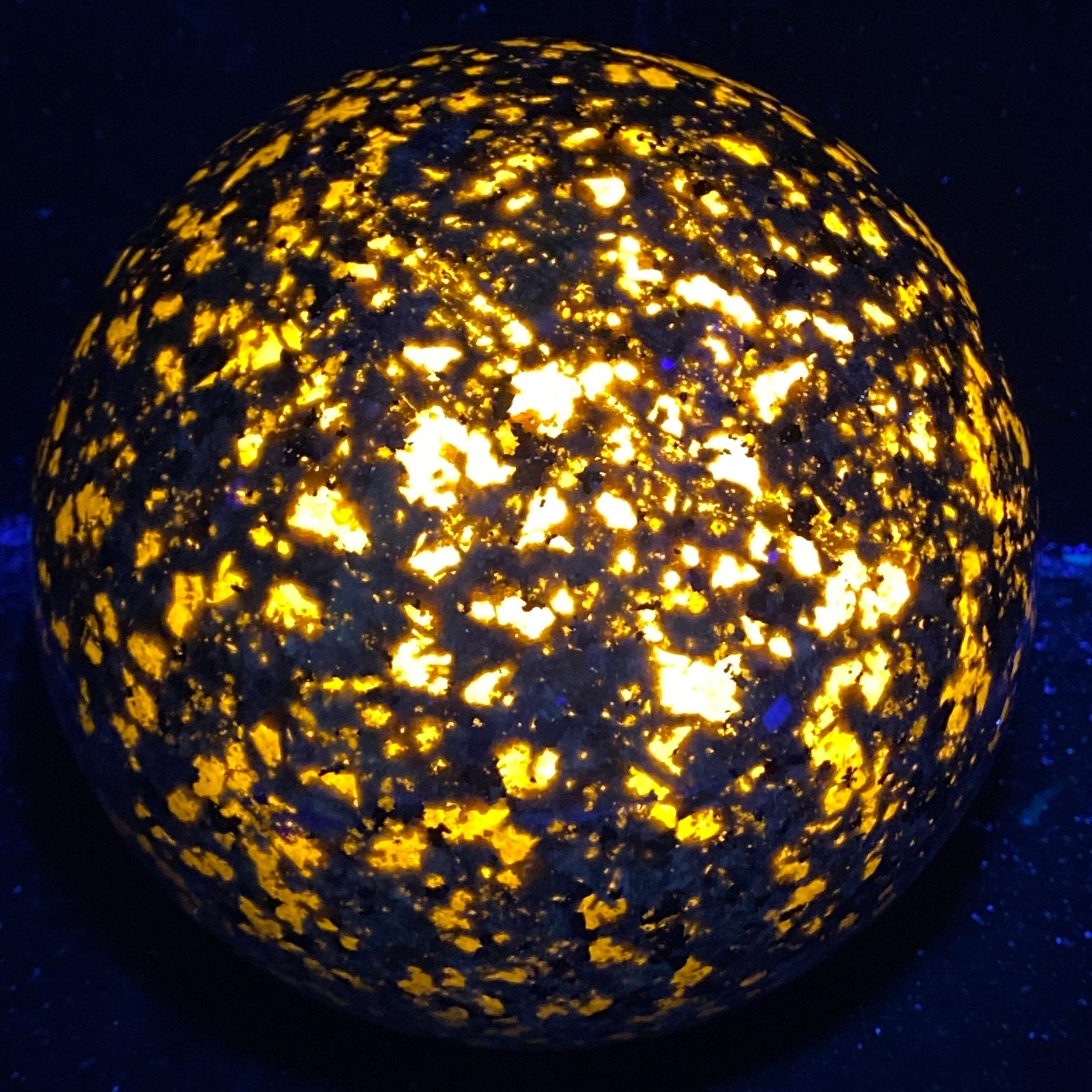 Natural Flame's stone Sphere crystal ball reiki healing 5540G UV Reactivecrystal