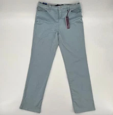 NWT Gloria Vanderbilt Women's Amanda Jeans Sz 10 Light Blue Tapered Leg Stretch