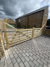 Wooden 6 Bar curved horn pet friendly gates pair left & right hand hung 2,550mm 