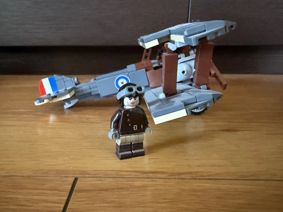 Brickmania Sopwith F.1 Camel World War 1 British Fighter Aircraft with pilot. - Image 4 of 4
