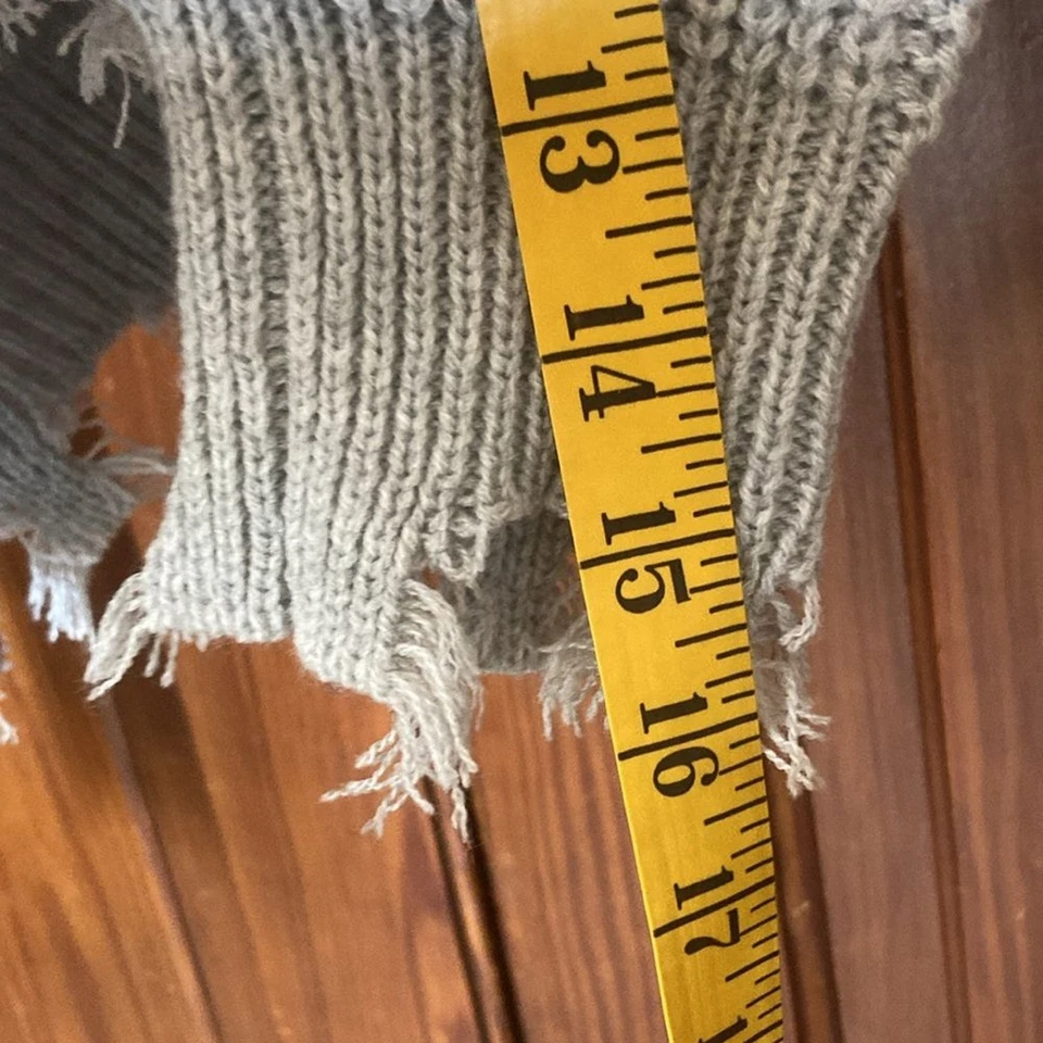 Suéter No Boundaries malha desgastada cinza rosa coração gola V tamanho L 11-13 juniores - Imagem 4 de 4