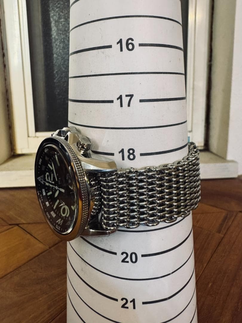 V172-0AG0 SEIKO Solar Shark Mesh Chronograph - Gem