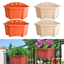 Flexible Water Management Wall Mounted Flower Pots Suitable for All Plant Types