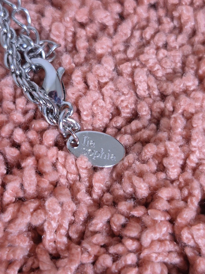 Lia Sophia 烟灰色玻璃钥匙浮雕小饰品银色绳链项链 34 — 第 4/4 张图片