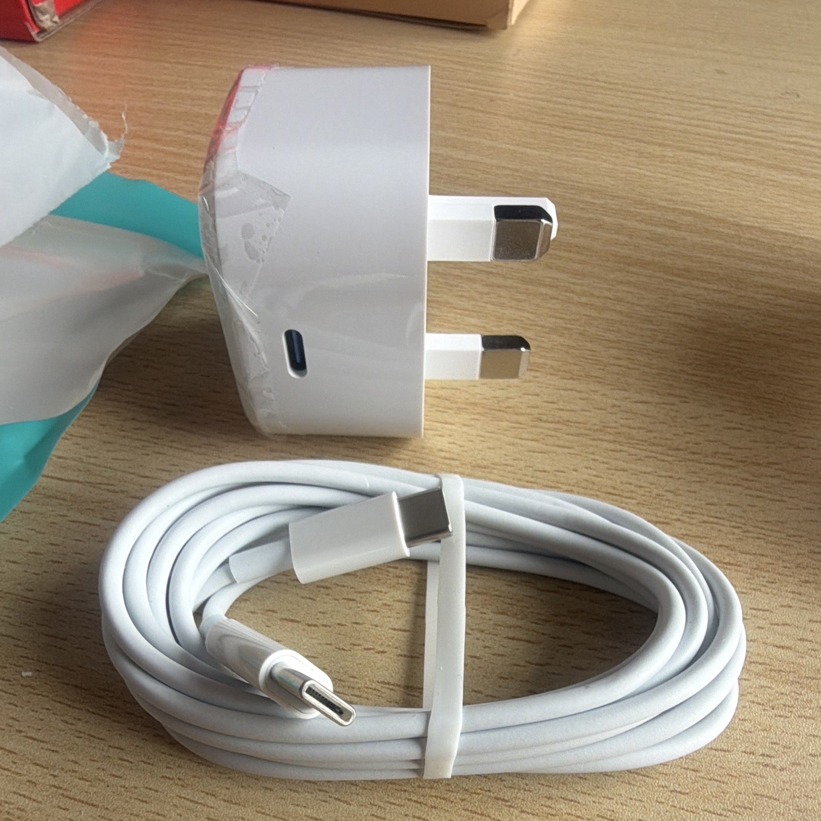 USB-C Charging Cable And Charging Plug image 4