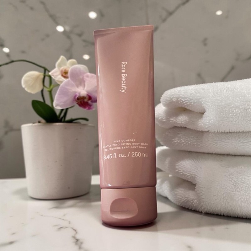 Rare Beauty Find Comfort Gentle Exfoliating Body Wash – 8.45 fl oz / 250 ml