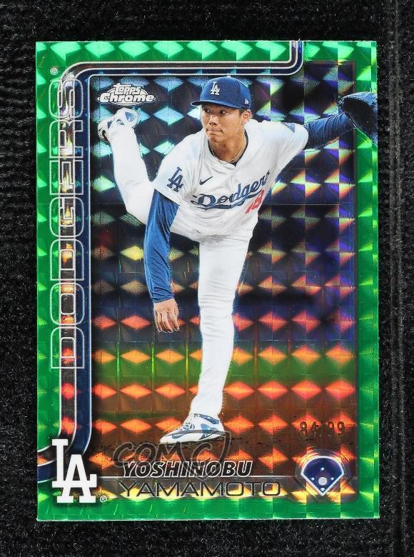 Yoshinobu Yamamoto 2025 Topps Chrome #179 Green Geometric